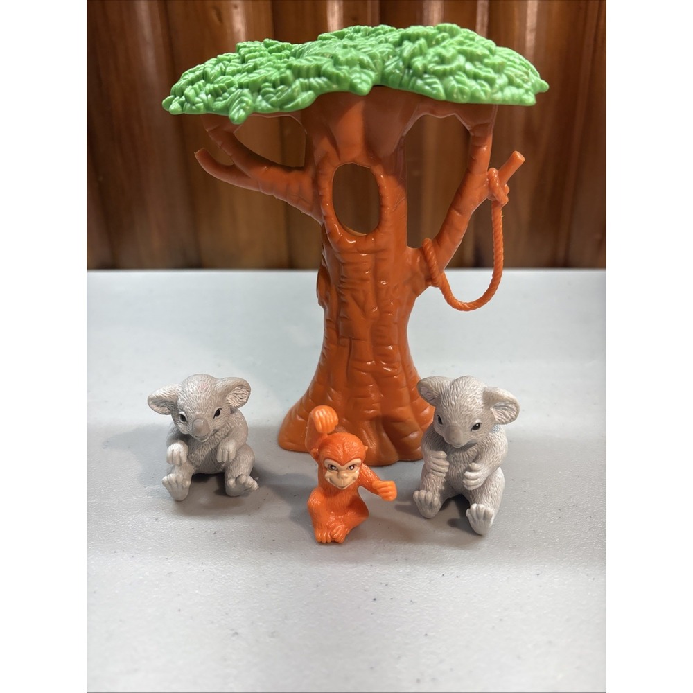 1999 Vintage Barbie Kelly Petting Zoo Tree Treehouse, 3 Animals
